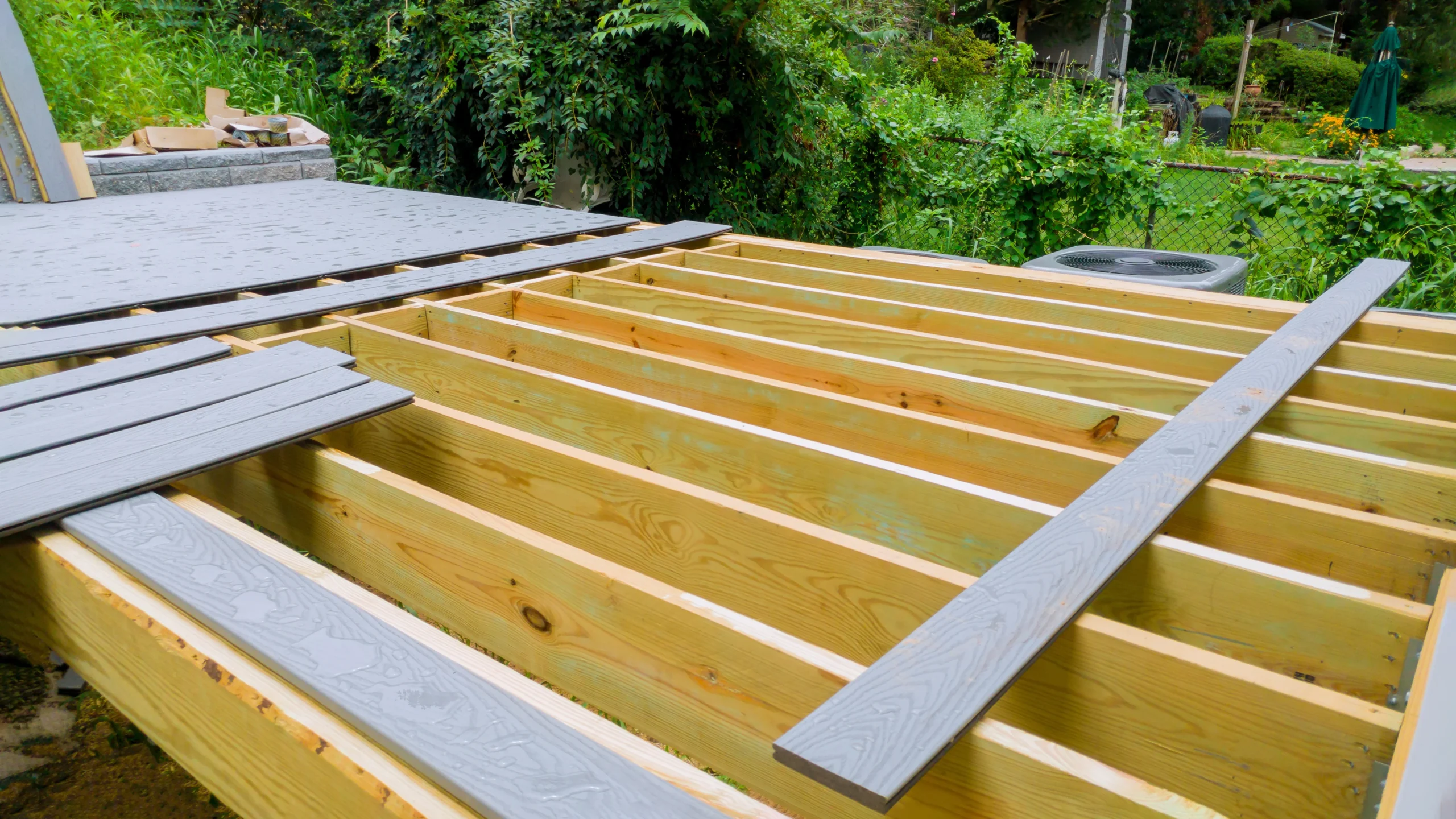 création de terrasse en bois, extension espace habitable par charpente mpa
